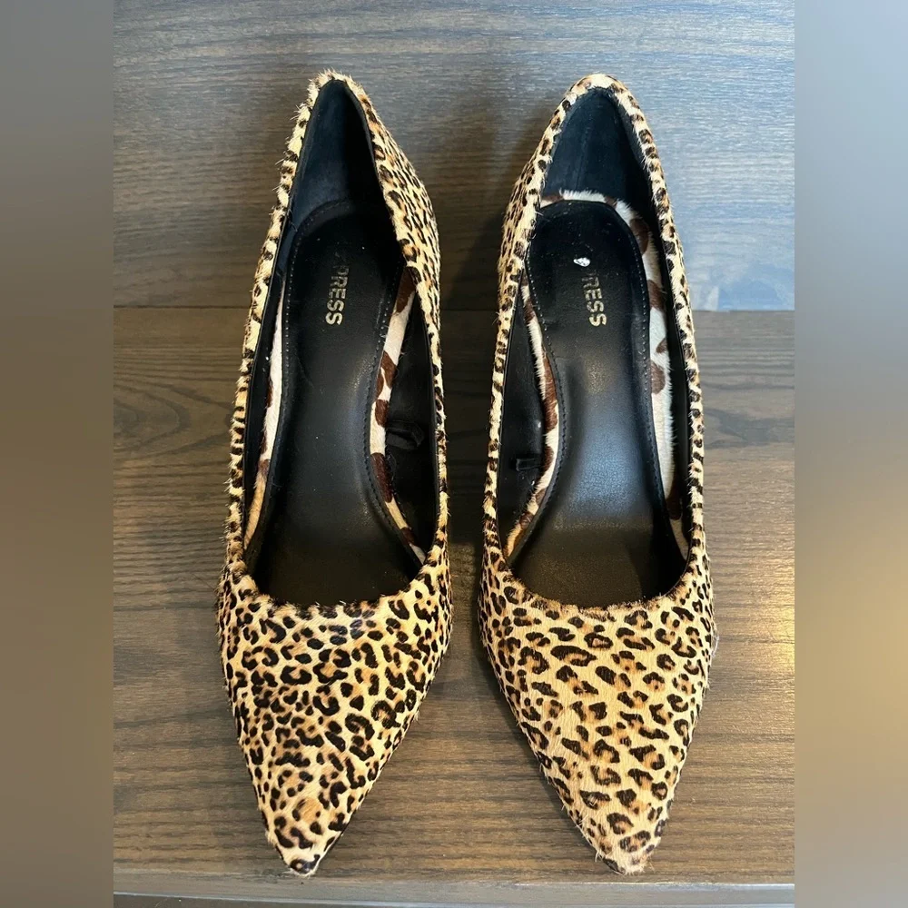 Express Leopard Print Pointed Toe Block Heel Shoe Size 7